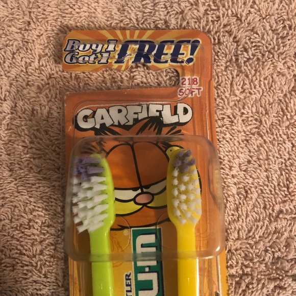 Vintage 1980’s Butler Gum Garfield & Odie Kids Toothbrushes Soft #218 NIP - Picture 2 of 7